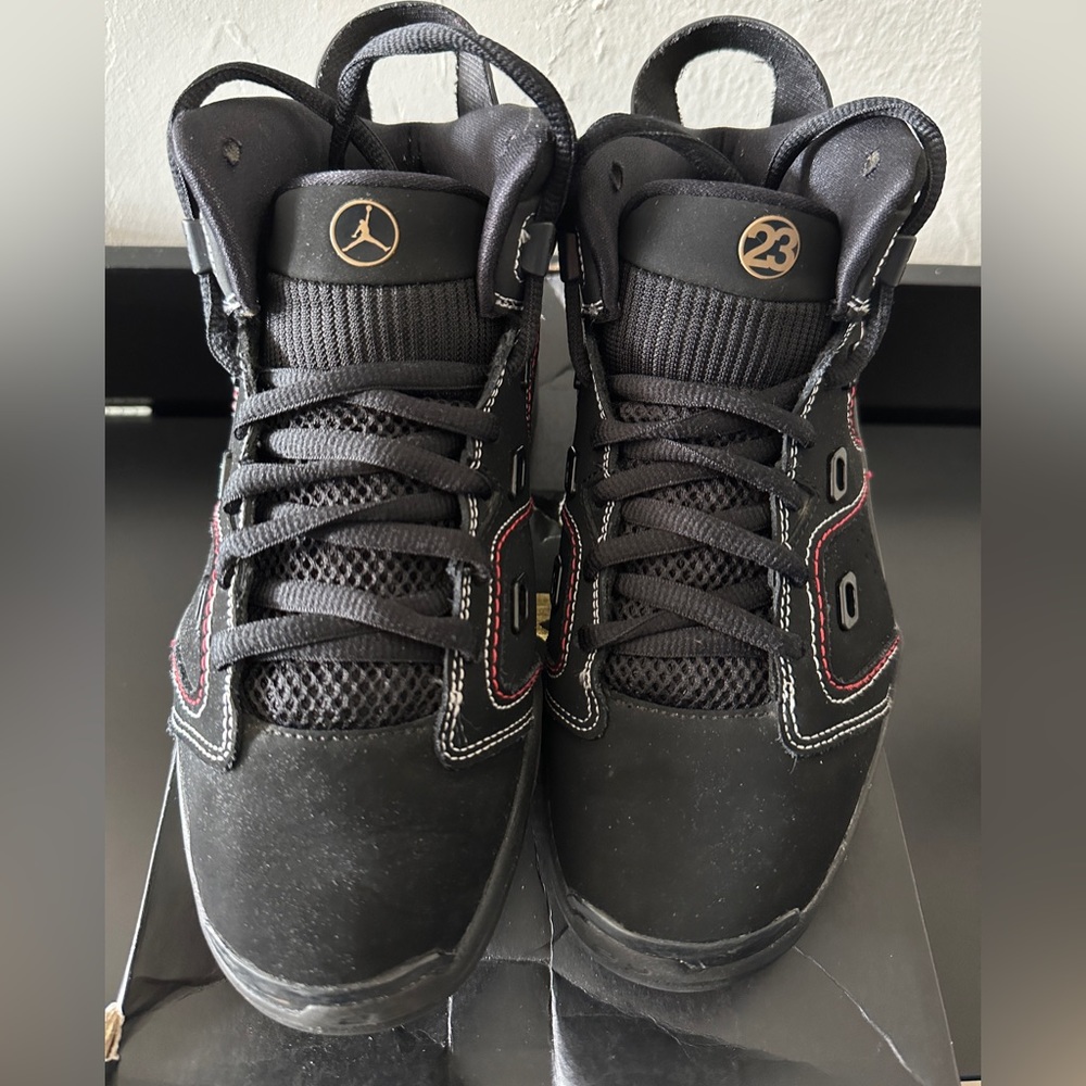 Jordan 6-17-23 (GS) Size 4.5Y Black/University Red (Fits women size 6.5)